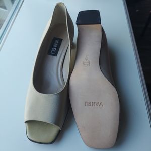 Vintage Vaneli Women's size 10, New with box.